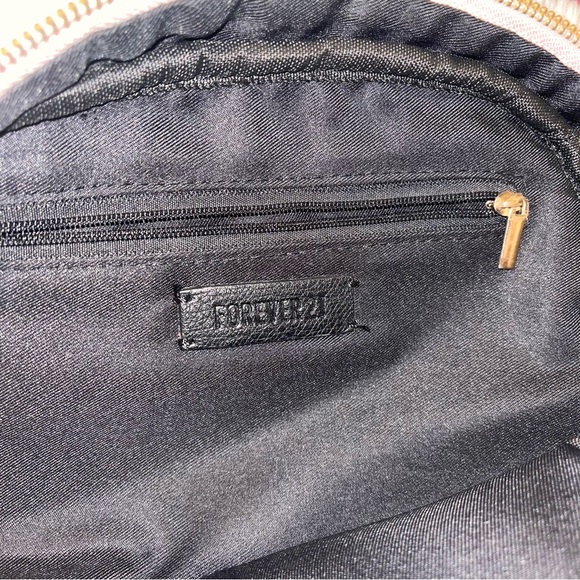 Pink fluffy mini backpack - Picture 4 of 8